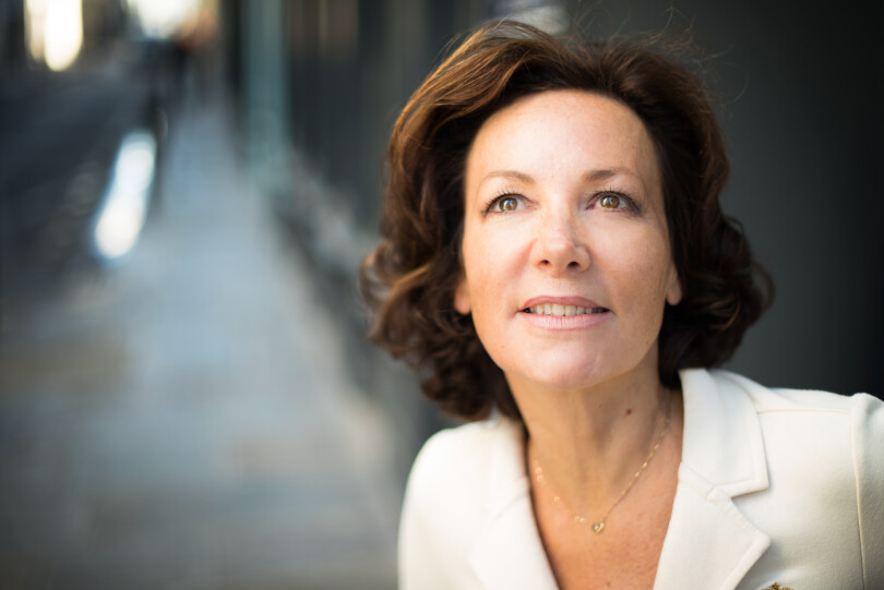 La romancière Stéphanie des Horts, autrice de Doris, Le secret de Churchill, une biographie romanesque consacrée à cette héroïne haute en couleur.